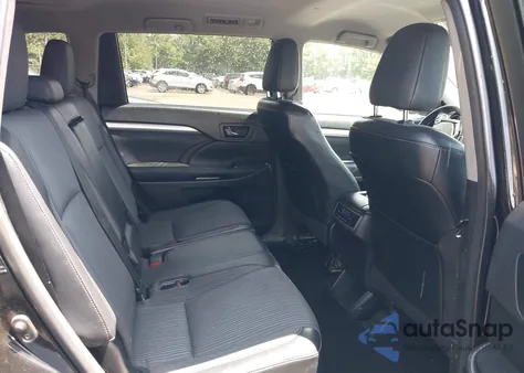 2015 Toyota Highlander Le Plus V6 from USA, damaged, VIN 5TDBKRFH0FS141967